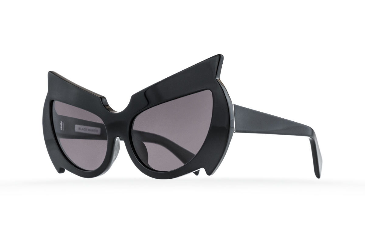 FAKBYFAK Fashion sunglasses Black Mantis Model 1. Black Code: 02/01/01