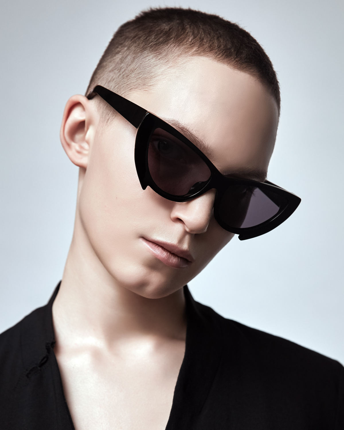 FAKBYFAK Fashion sunglasses Black Mantis Model 2. Black Code: 02/02/01