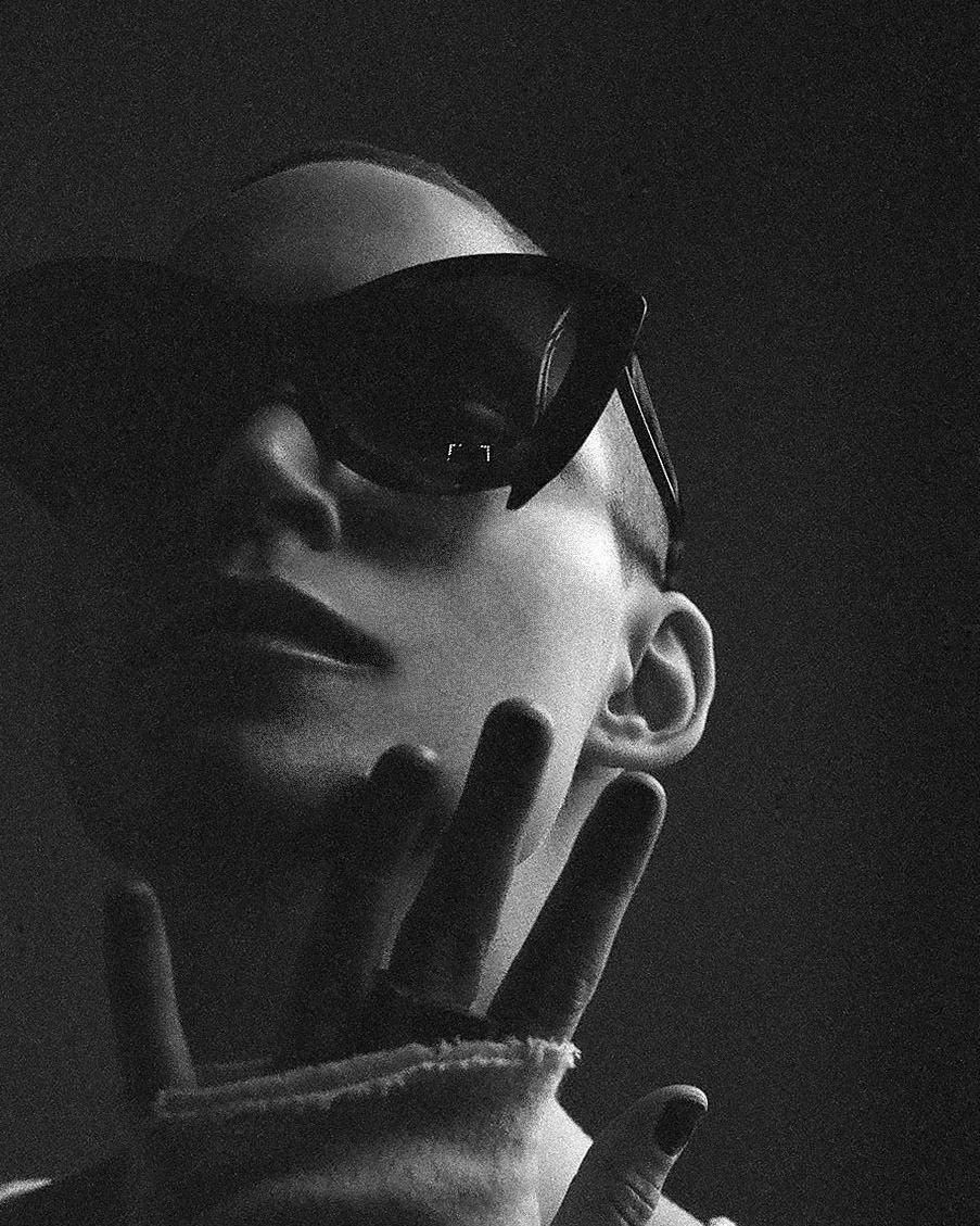 FAKBYFAK Fashion sunglasses Black Mantis Model 3. Black Code: 02/03/01