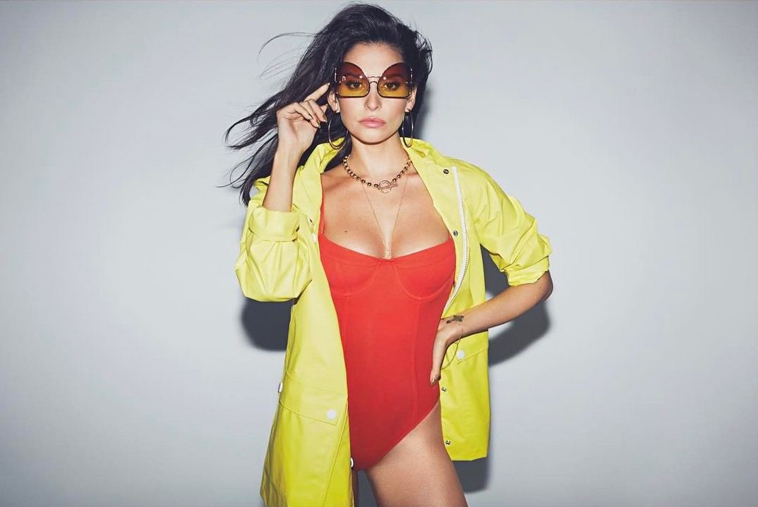 FAKBYFAK Fashion sunglasses Inverted yellow gradient lenses aviator Model 2. Golden metal frame Code: 07/02/02
