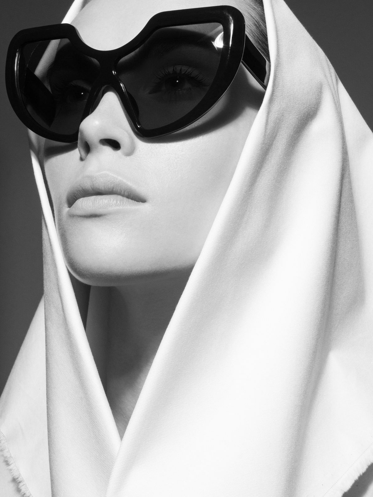 FAKBYFAK Fashion sunglasses Circumstellar Model 1. Black Code: 05/01/06