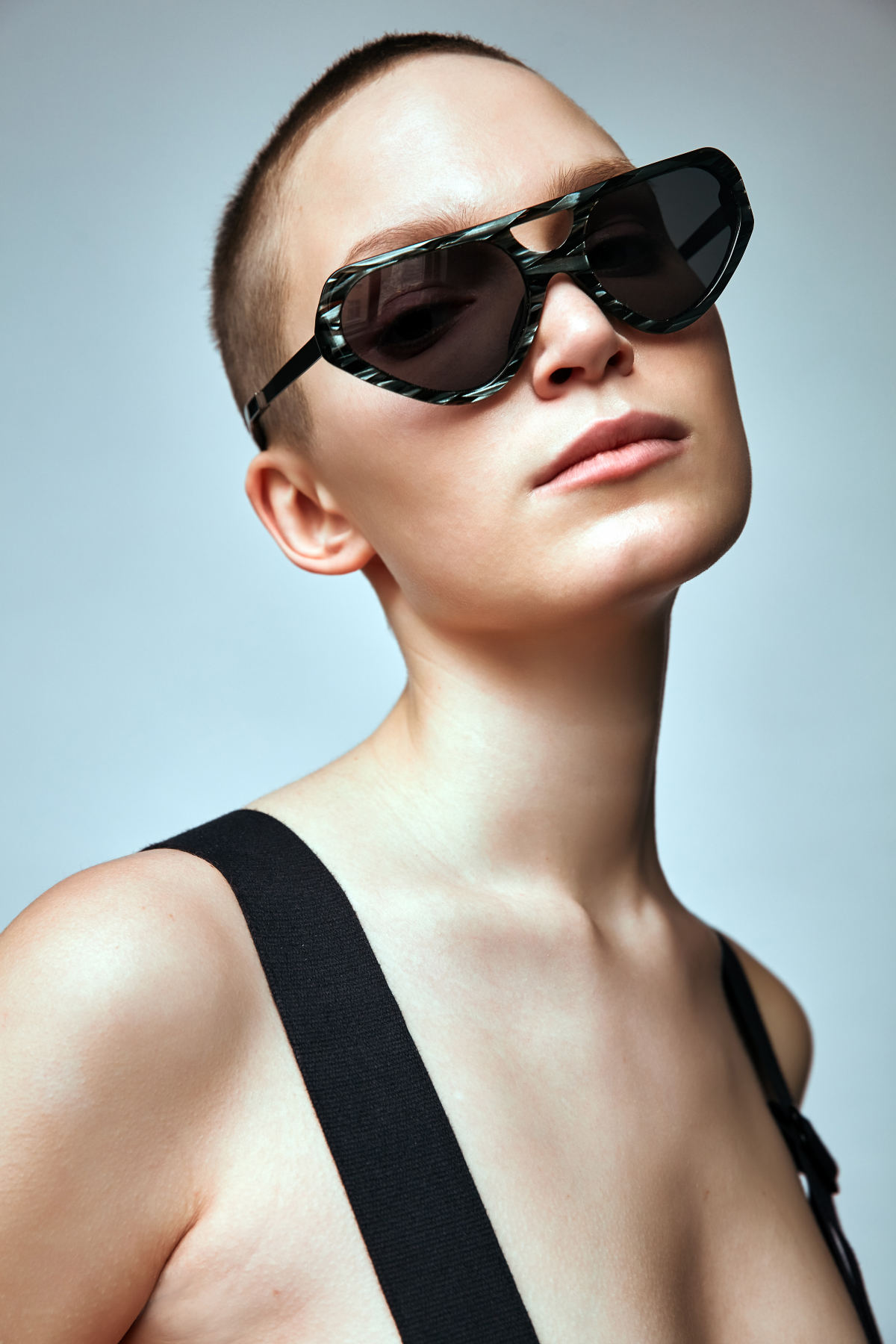 FAKBYFAK Fashion sunglasses Cyber Limbo Model 1. Silver Venus Code: 04/01/03