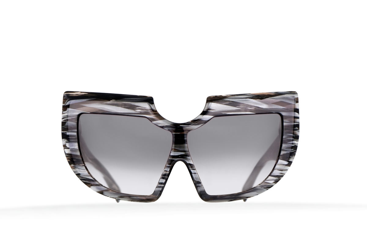 FAKBYFAK Fashion sunglasses Circumstellar Model 2. Silver Venus Code: 05/02/03
