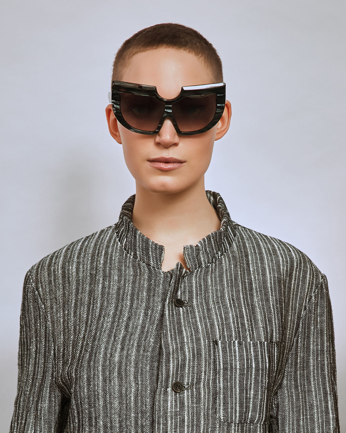 FAKBYFAK Fashion sunglasses Circumstellar Model 2. Silver Venus Code: 05/02/03