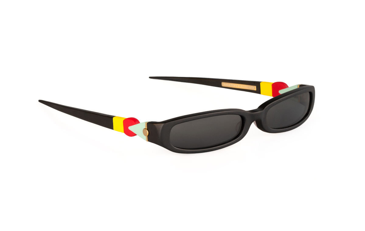 FAKBYFAK x Pilar Zeta Fashion sunglasses Model GRACE. Sun. Classic Glossy Black Code: 14/02/01