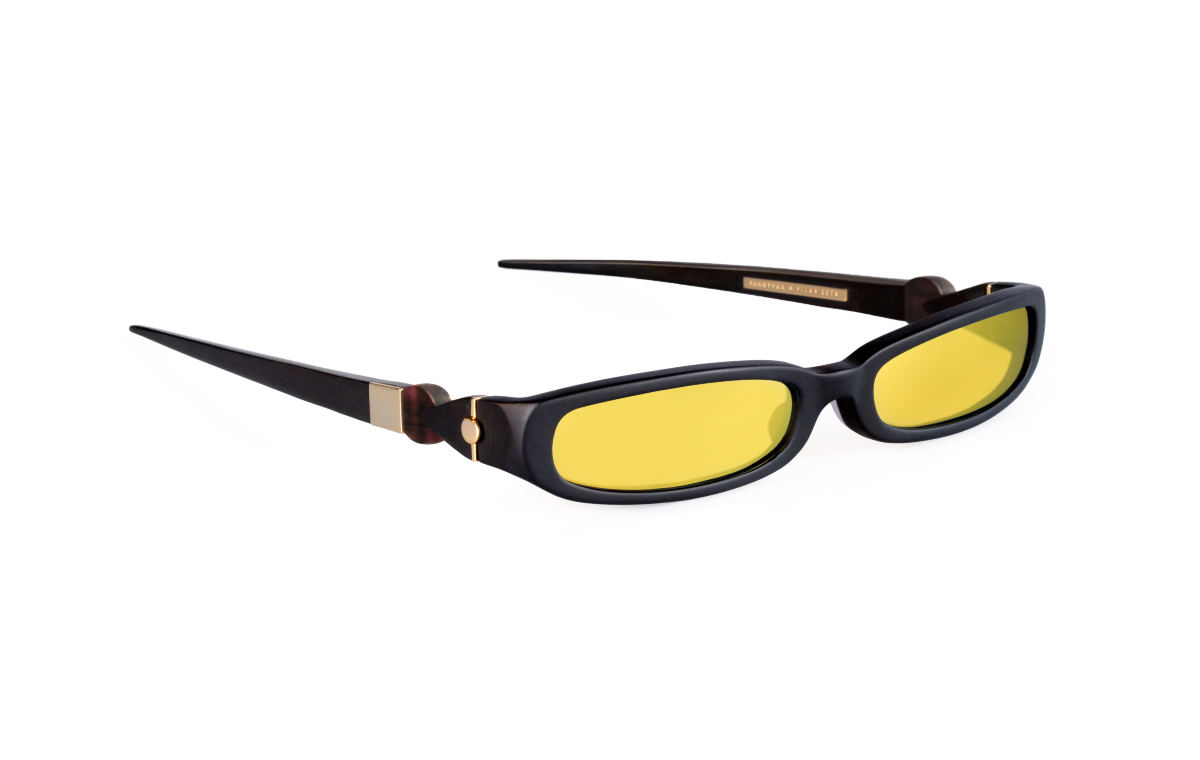 FAKBYFAK x Pilar Zeta Fashion sunglasses Model GRACE. Sun. Matte Black & Gold Code: 14/02/02