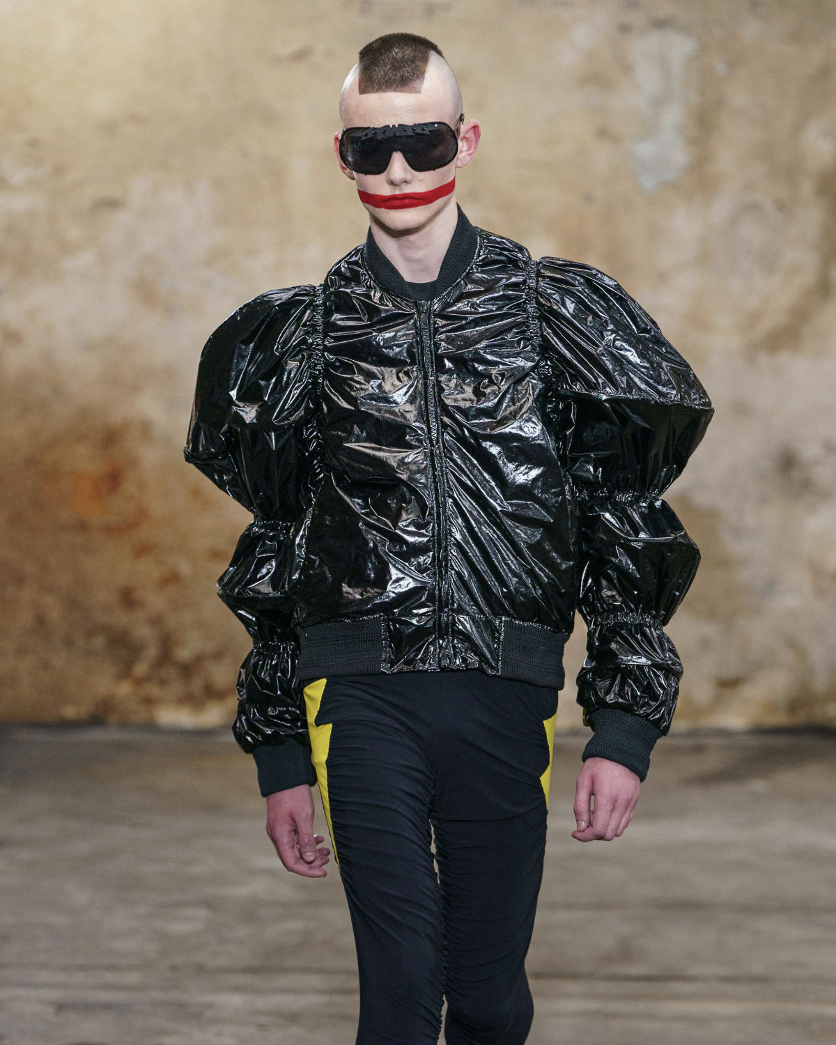 FAKBYFAK x Walter Van Beirendonck Designer sunglasses BlitZ Solar Shield Sunglasses. Black & Black Lightning Code: 23/01/04